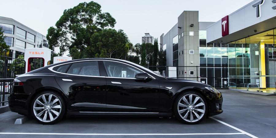 Tesla Model S 85 2012 года  (AU) (фото 4 из 9)